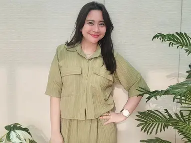 Saat menjadi tamu dalam podcast bersama Ferdy Element, Chikita Meidy mengungkapkan mengenai kisah masa lalunya. Rupanya, dirinya pernah menjadi korban bullying atau perundungan. (Liputan6.com/IG/@chikitameidy)