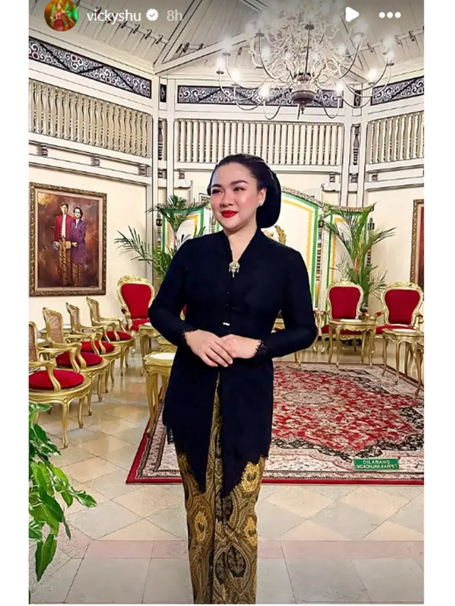7 Potret Artis Ikut Kirab Malam Satu Suro di Mangkunegaran Solo, Tampil Stunning