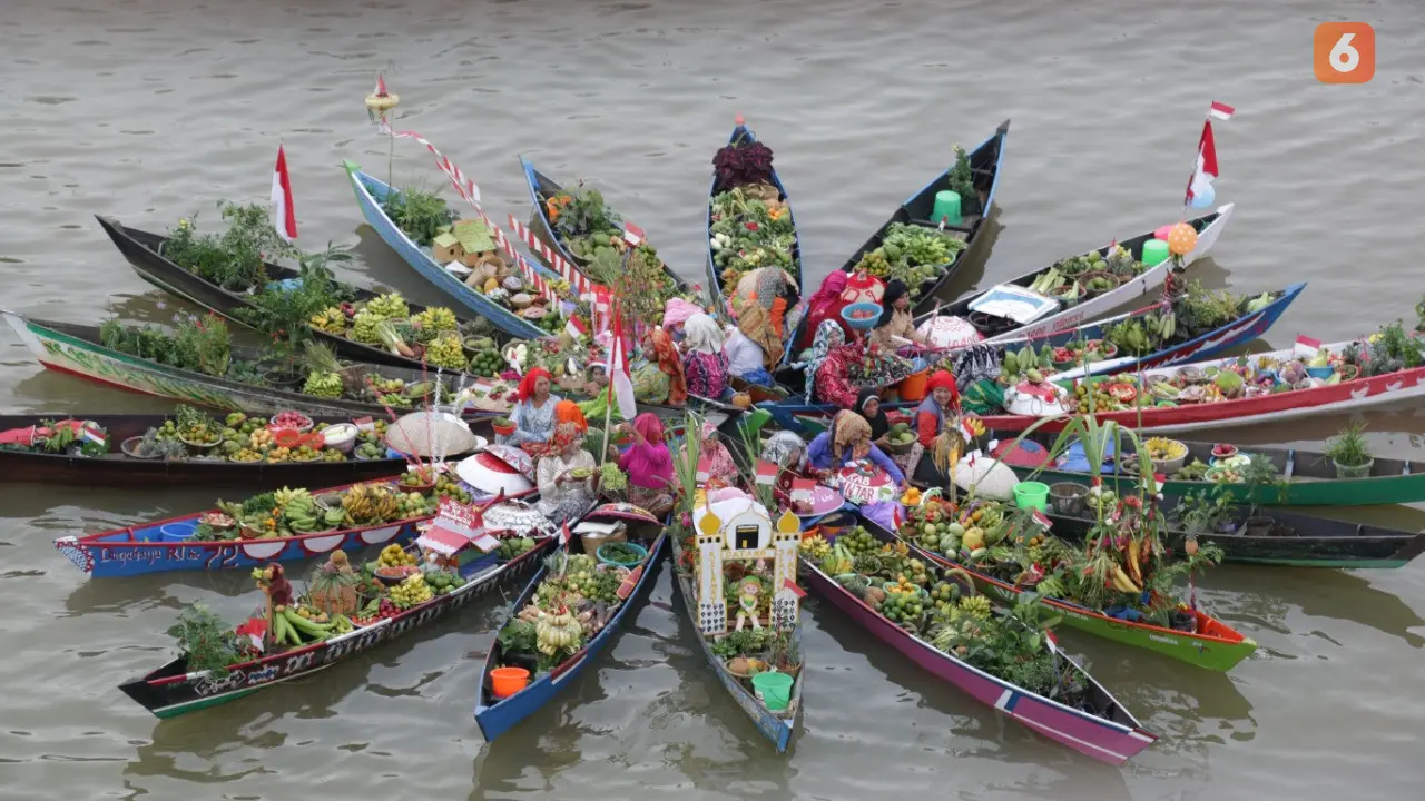 Pasar Terapung di Banjarmasin