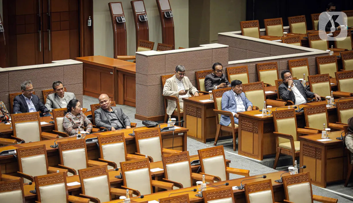 Sementara Ketua DPR RI Puan Maharani dan Wakil Ketua DPR Muhaimin Iskandar tidak terlihat. (Liputan6.com/Faizal Fanani)