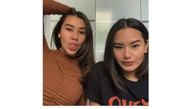 7 Potret Kebersamaan Zahwa dan Aaliyah Massaid, Sibling Goals Banget