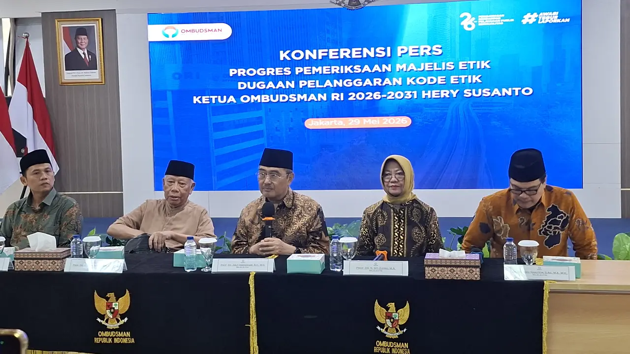 Majelis Etik Ombudsman Republik Indonesia (ORI) mengungkapkan adanya belasan laporan terkait dugaan pelanggaran etik yang menyeret Ketua ORI, Hery Susanto. (Liputan6/Rifqy Alief)