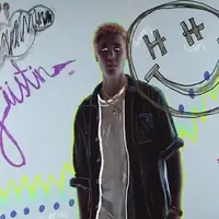 Justin Bieber alam video klip Where Are U Now (via billboard.com)