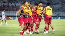 <p>Selebrasi para pemain Timnas Indonesia U-17 setelah Arkhan Kaka (tengah) mencetak gol penyeimbang 1-1 ke gawang Timnas Panama U-17 lewat sundulan kepala pada laga kedua Grup A Piala Dunia U-17 2023 di Stadion Gelora Bung Tomo (GBT), Surabaya, Senin (13/11/2023). (Bola.com/Bagaskara Lazuardi)</p>