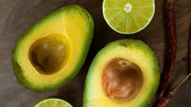 Mengurangi Jerawat dan Noda