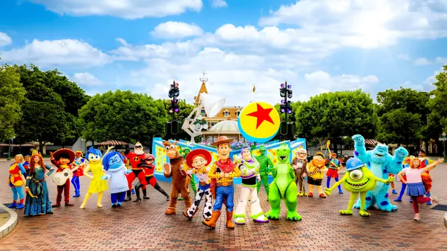 Menjelajahi Hong Kong Disneyland, destinasi seru dengan wahana dan suasana penuh keajaiban