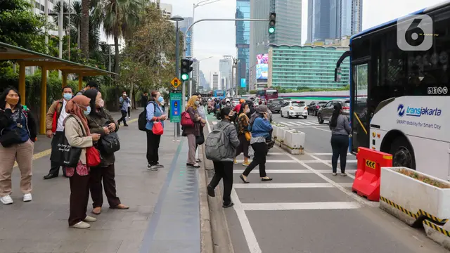 Kantor Bisa WFO 100 Persen, Kawasan Thamrin Ramai Pekerja