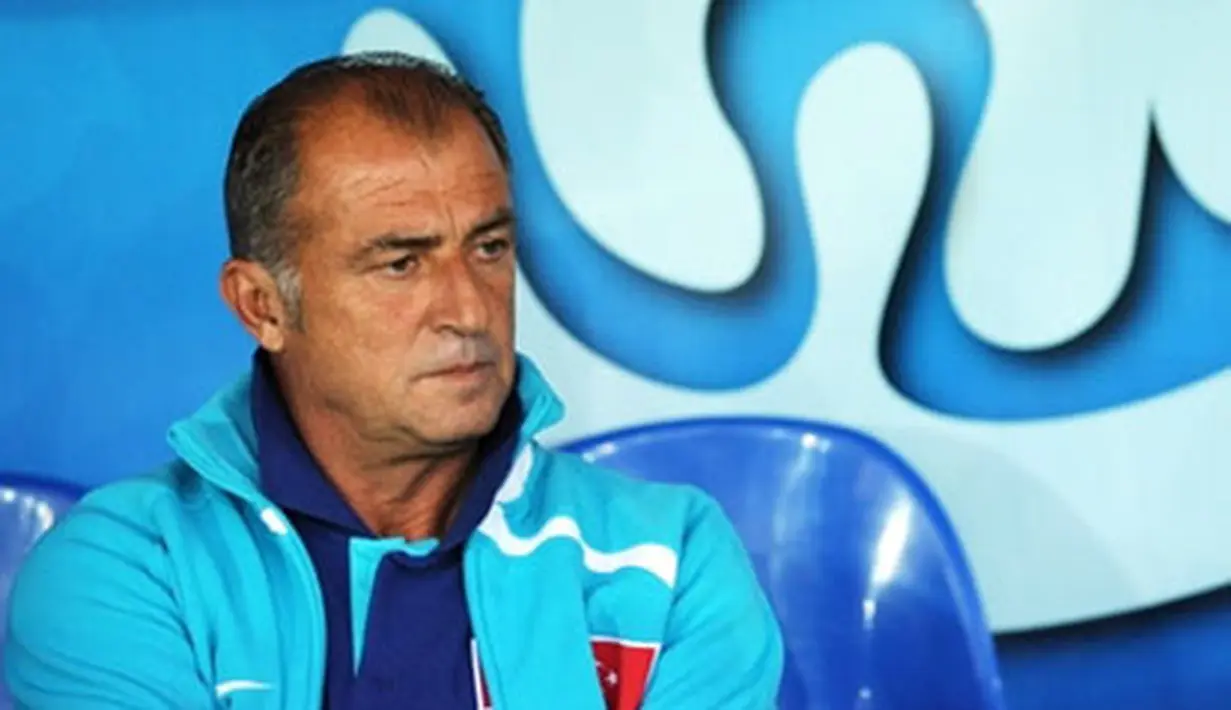 Coach of the Turkish national team Fatih Terim ic pictured during the Euro 2008 Championships Group A football match Portugal against Turkey on June 7, 2008 at Geneva stadium in Geneva, Switzerland. AFP PHOTO / PIERRE-PHILIPPE MARCOU