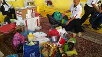 Sejumlah barang bawaan para jemaah haji Indonesia harus ditinggal lantaran melebihin berat yang telah ditentukan (Liputan6.com/Muhammad Ali)