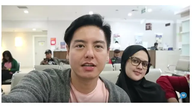 6 Momen Setia Roger Temani Cut Meyriska Lakukan Pemeriksaan