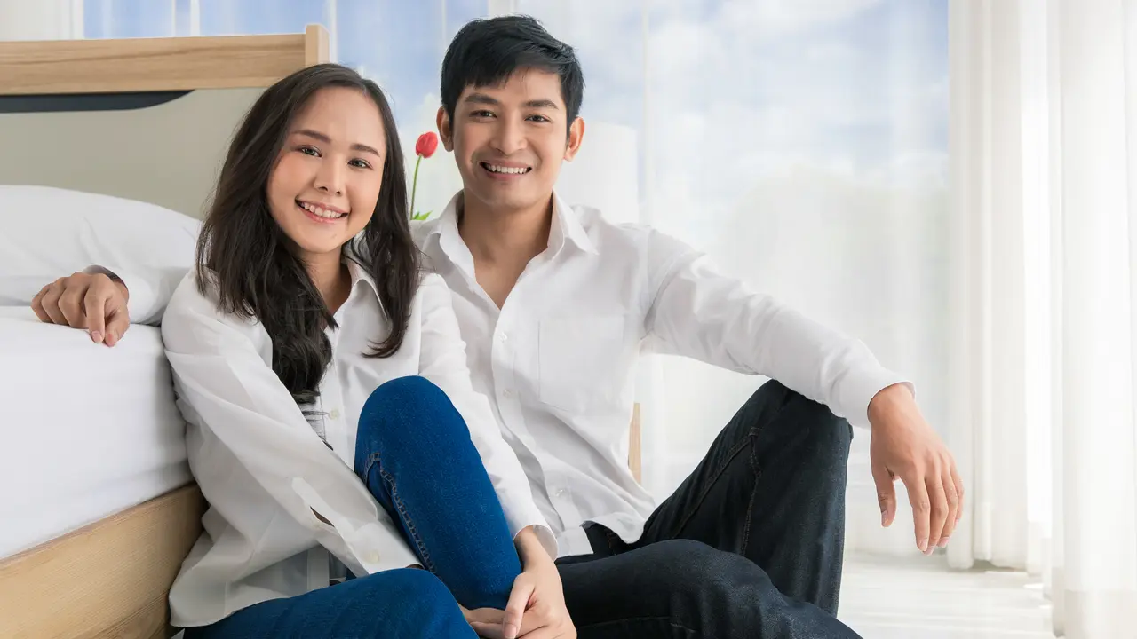 perempuan dan pasangan baju putih 1