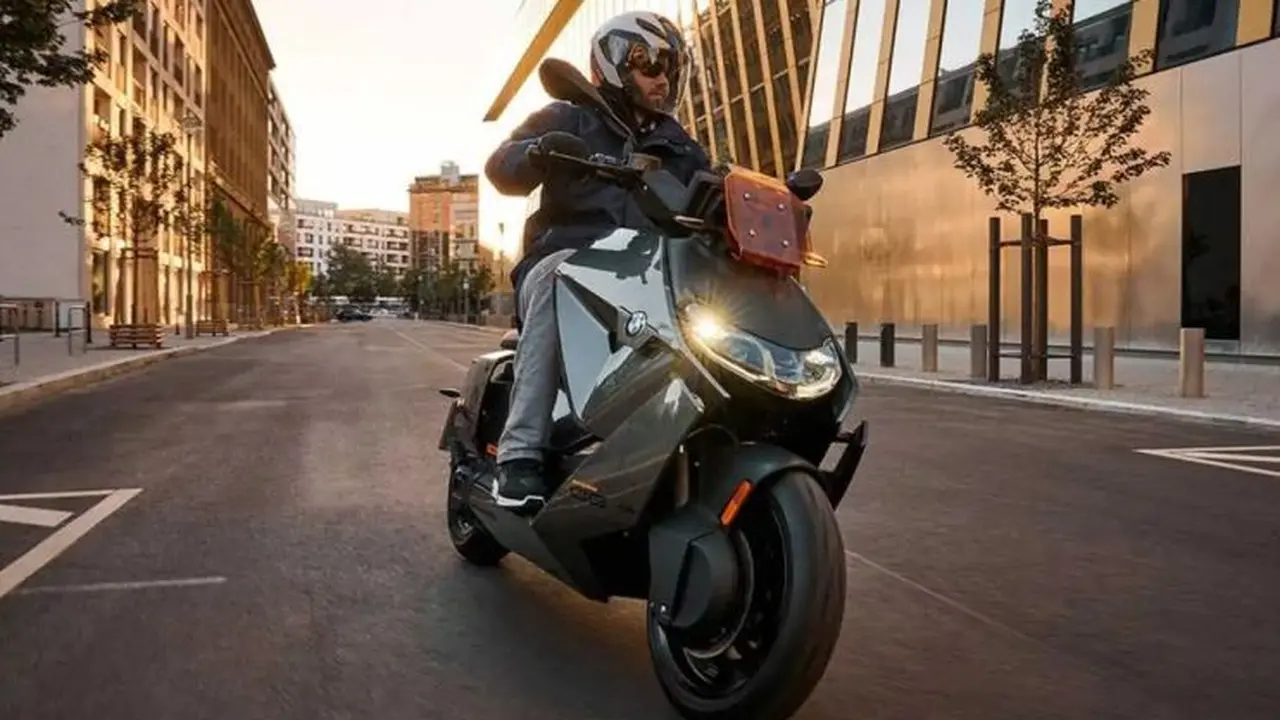 Skuter Listrik BMW CE 04 Udah Kena Recall di Eropa (Rideapart)