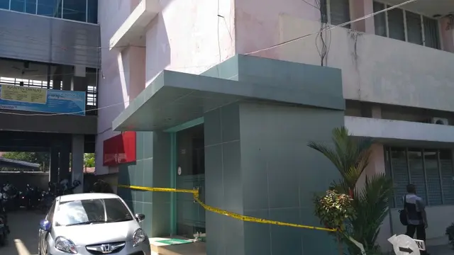 Kantor PTK Disdik Sumsel disegel pihak kepolisian usai melakukan OTT dugaan pungli sertifikasi guru (Liputan6.com / ist - Nefri Inge)