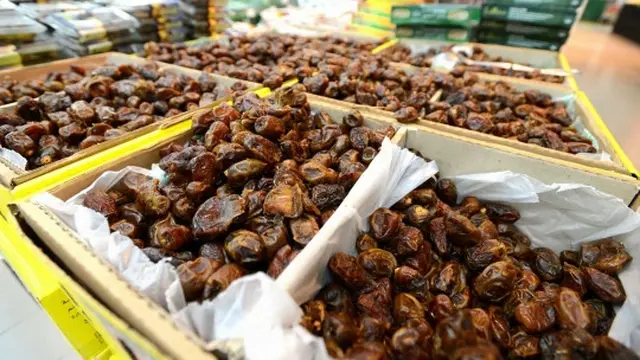 Memasuki Ramadan, harga kurma melejit