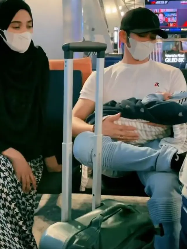 5 Momen Rizki DA dan Nadya Mustika Ajak Buah Hati Pulang Kampung, Kompak Usai Rujuk