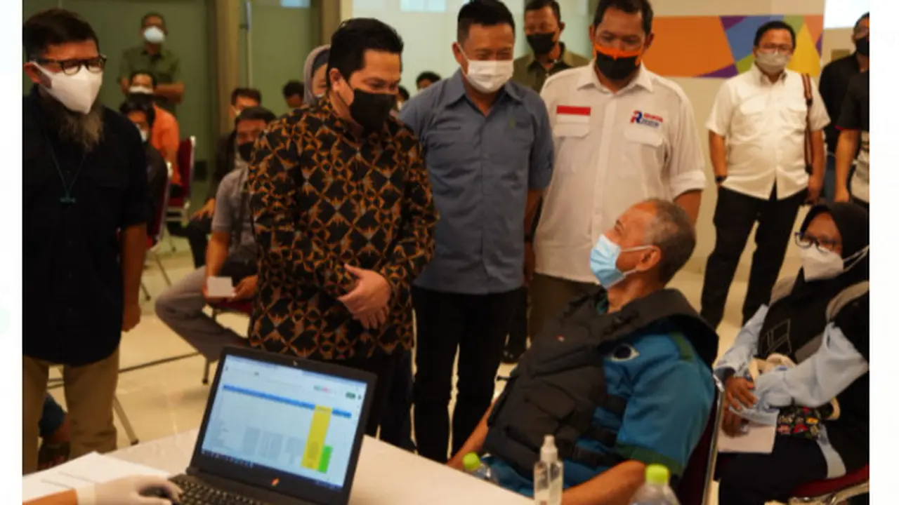 Menteri BUMN Erick Thohir mengunjungi Sentra Vaksinasi Enesis di Jakarta International Equestrian Park, Jakarta Timur, Rabu (7/7/2021). Dok BUMN