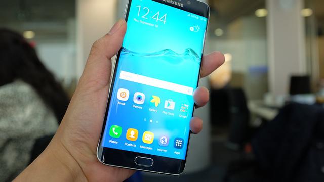 Review Galaxy S6 Edge Plus Tak Sekadar Phablet Layar Lengkung Tekno Liputan6 Com
