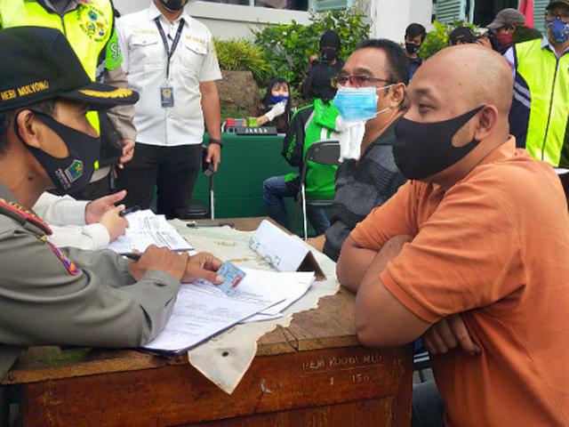 Yuri Scuba Dan Buff Bukan Masker Apa Salahnya Dilarang News Liputan6 Com