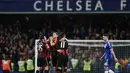 Para pemain Bournemouth merayakan gol ke gawang Chelsea pada laga Liga Premier Inggris di Stadion Stamford Bridge, Inggris, Sabtu (5/12/2015). (AFP Photo/Justin Tallis)