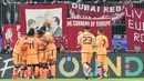 Pemain Liverpool melakukan selebrasi setelah Roberto Firmino mencetak gol ke gawang NK Maribor pada laga Grup E Liga Champions di Ljudski vrt Stadium, Maribor, 17 Oktober 2017. The Reds menang dengan skor 7-0. (AFP/Jure Makovec)