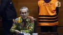 Wakil Ketua Komisi Pemberantasan Korupsi (KPK), Alexander Marwata membacakan keterangan penahanan tersangka kasus dugaan tindak pidana korupsi kerja sama pengolahan anoda logam pada tahun 2017 di Gedung Merah Putih KPK Jakarta, Selasa (17/1/2023). KPK menahan General Manager Unit Bisnis Pengolahan dan Pemurnian Logam Mulia PT Aneka Tambang (Antam) Tbk, Dodi Martimbang. (Liputan6.com/Helmi Fithriansyah)