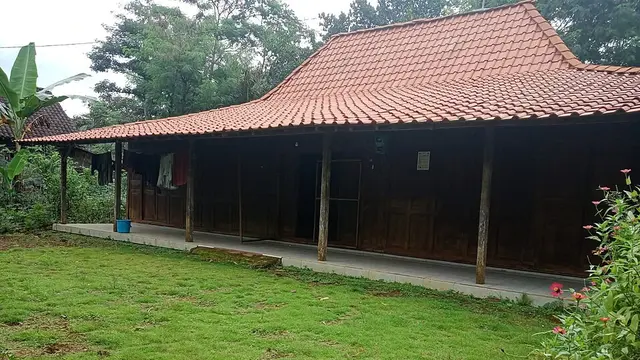 Rumah Adat Kampong