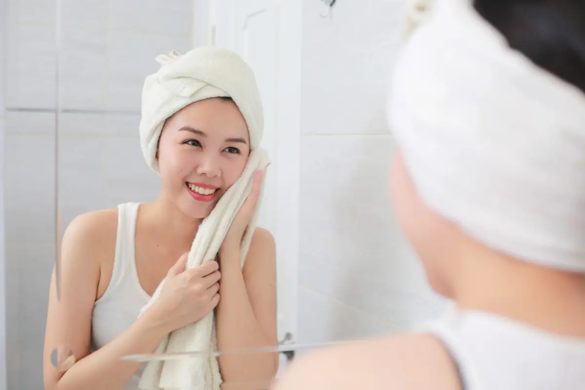 Skin Barrier Rusak? Ini Rutinitas Basic Skincare yang Bisa Menyelamatkan Kulitmu