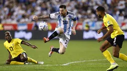 Pada tahun 2014, Lionel Messi bersama Argentina nyaris memenangkan Piala Dunia tetapi kalah di final. Dengan penampilan sebanyak 164 kali membela Argentina, bukan tak mungkin ini merupakan Piala Dunia terakhir pria berusia 35 tahun tersebut untuk memenangkan trofi. (AFP/Andres Kudacki)