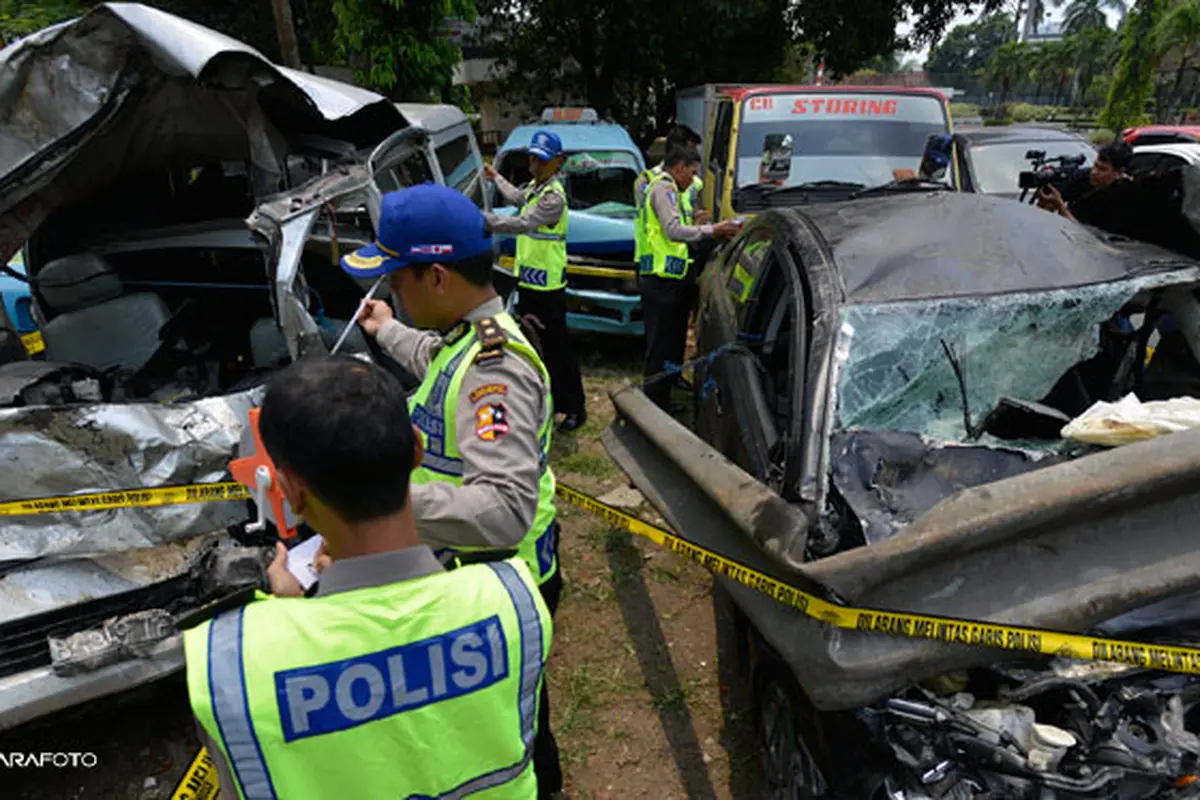 kecelakaan-dul-130909b.jpg