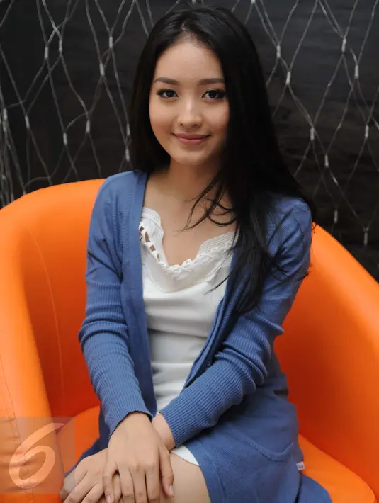 Natasha Wilona mendapat kepercayaan untuk menjadi pemeran utama dalam sinetron terbaru SCTV produksi SinemArt yang berjudul 'Anak Sekolahan', Jakarta, Sabtu (28/1). Natasha Wilona akan berperan sebagai Cinta. (Liputan6.com/Gempur M Surya)