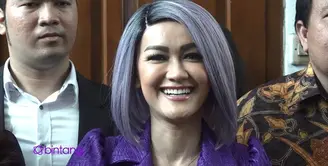 Putusan sidang Julia Perez dan Gaston Castano jatuh pada hari ini, Kamis (12/05/2016).  Diputuskan secara verstek,  Julia Perez sudah resmi menjadi janda sejak hari ini.
