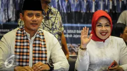 Agus Harimurti Yudhoyono (kiri) dan Sylviana Murni saat berada kantor DPP Partai Demokrat di jalan Proklamasi, Menteng, Jakarta, Jumat (23/9). Mereka akan mendaftar ke KPU DKI sebagai Cagub dan Cawagub DKI Jakarta. (Liputan6.com/Faizal Fanani)