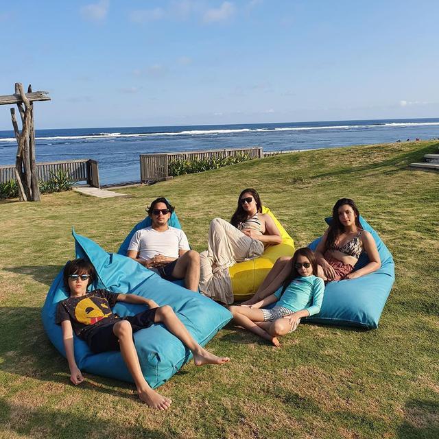 Beda Ayah, Ini 6 Potret Kekompakan Ketiga Anak Wulan Guritno