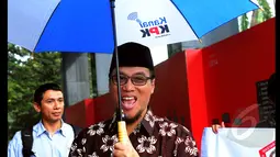 Mantan Pimpinan KPK, M. Yasin mendatangi gedung Komisi Pemberantasan Korupsi (KPK), Jakarta, Senin (19/1/2015). Kedatangan M Yasin untuk mengisi salah satu acara radio yang ada di gedung KPK, Jakarta. (Liputan6.com/Faisal R Syam)