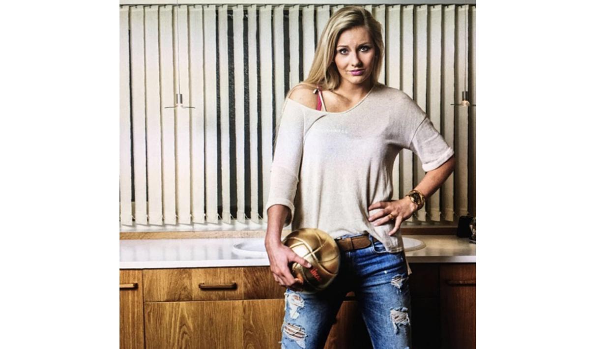 Laura Dijkema lahir pada tanggal 18 February 1990 di Beilen, Belanda dan menetap di Amsterdam.  (Photo/Instagram/LauraDijkema)