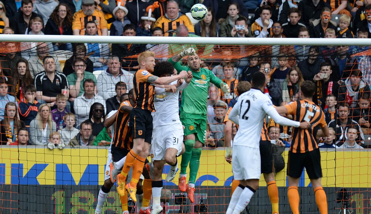 Setelah kontraknya tidak diperpanjang Barcelona pada akhir musim 2013-2014, Victor Valdes akhirnya berlabuh ke Manchester United. (AFP/Oli Scarff)