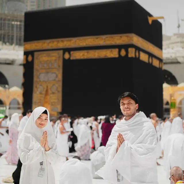 6 Artis Ini Pernah Jalani Umrah Bareng Pacar, Ada yang Berujung Menikah