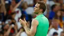 Reaksi Manuel Neuer usai Jerman dikalahkan Prancis 2-0 saat Semi Final Piala Eropa 2016 di Stade Velodrome, Marseille, Jumat (8/7). (REUTERS / Kai Pfaffenbach)