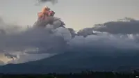 Gunung Cotopaxi di Ekuador (BBC.com)