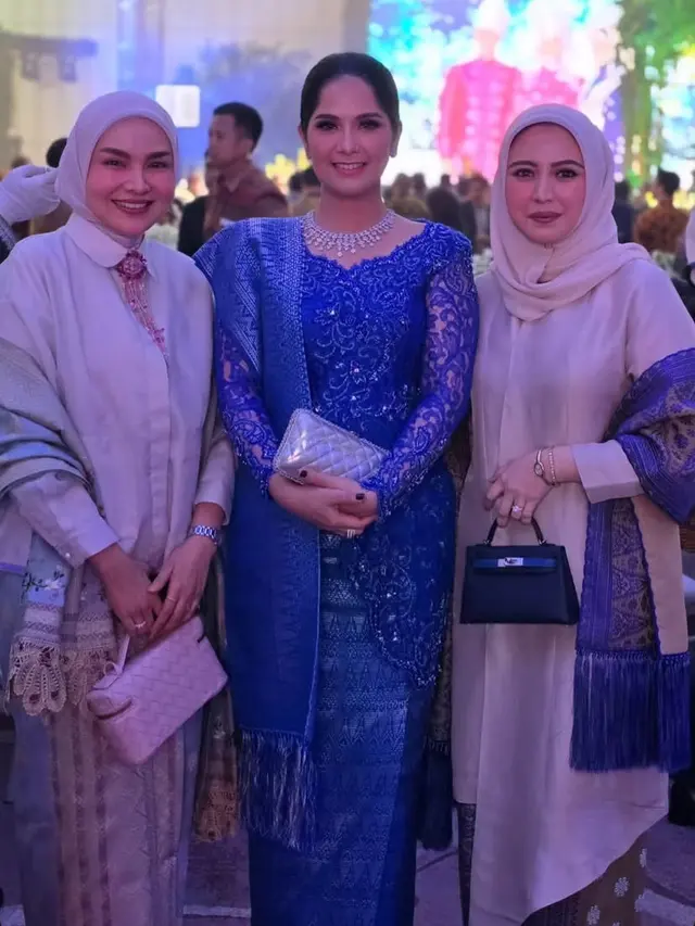 Selvi Ananda dan Annisa Pohan di Pernikahan Putri Zulhas dan Zumi Zola.