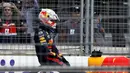 Namun, Verstappen bisa bernapas lega karena Hamilton juga gagal meraup banyak poin pada laga itu. Dia hanya finis di posisi ke-15. (Foto: AFP/Natalia Kolesnikova)