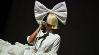 Sia (ATTILA KISBENEDEK / AFP)