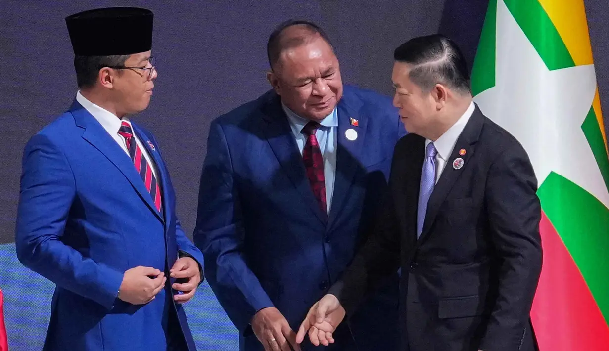 Sebelumnya, Sugiono mengatakan, pada Kamis 23 Oktober 2025, Presiden Prabowo Subianto akan menghadiri Konferensi Tingkat Tinggi atau KTT ASEAN ke-47 yang digelar di Kuala Lumpur, Malaysia, pada 26-28 Oktober 2025. (AP Photo/Rafiq Maqbool)