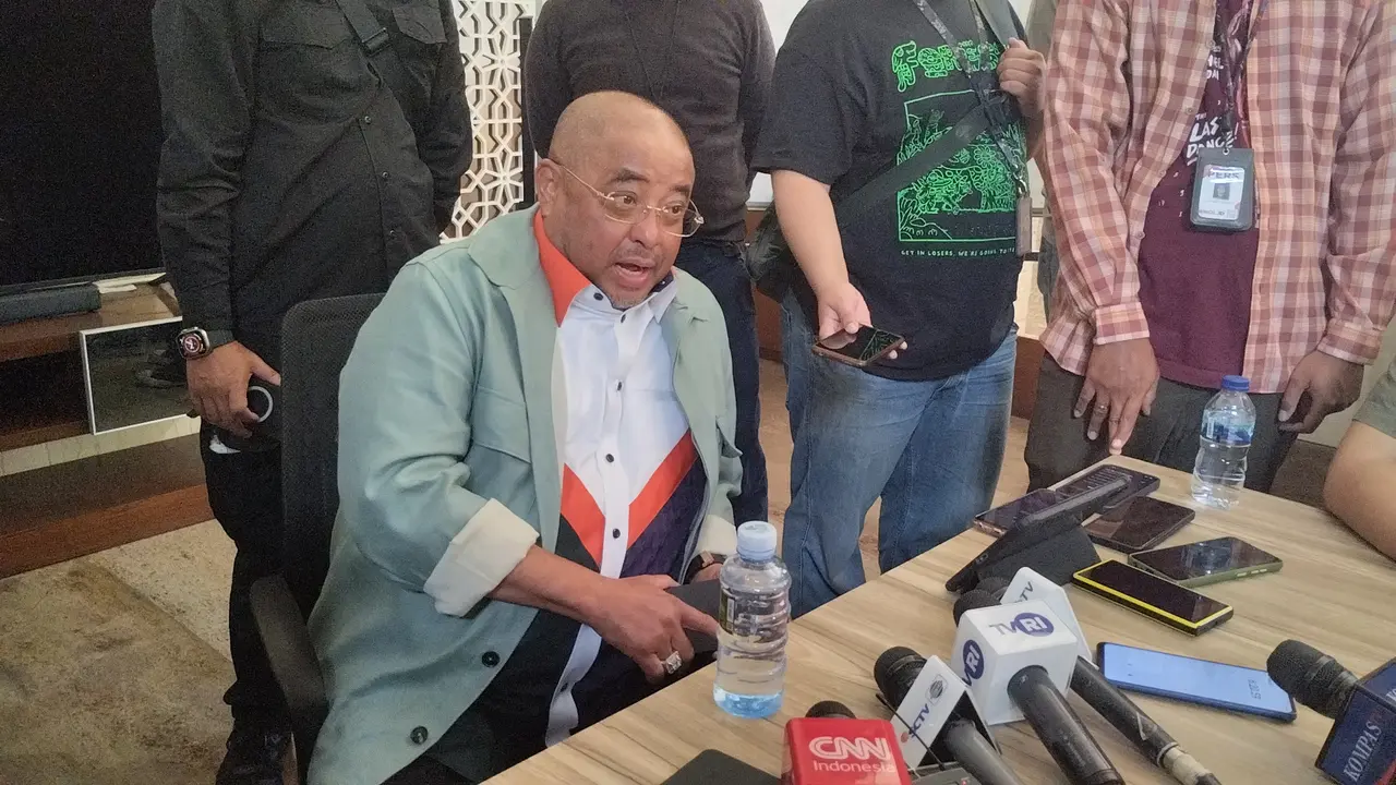 Sekretaris Jenderal (Sekjen) PKS Aboe Bakar Al Habsyi, mengucapkan selamat kepada Menkopolhukam Mahfud Md usai dipilih PDI Perjuangan (PDIP) sebagai cawapres pendamping Ganjar Pranowo.