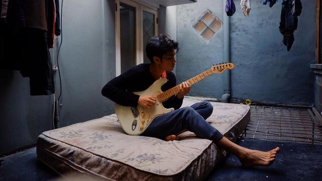 6 Potret Difki Khalif Sepupu Ariel Noah, Gayanya Curi Perhatian