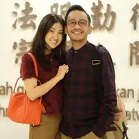 Ia juga menjelaskan orang memiliki perbedaan terkait gendut. Ada yang terlihat pipinya, ada juga perutnya. Tapi Wendah melihat Ruben yang gendut perutnya. Wendah juga menjelaskan terkait kulit sang suami yang sedikit hitam.  (Instagram/ruben_onsu)