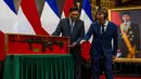 Usai upacara penyambutan, Menhan RI Sjafrie Sjamsoeddin dan Menhan Prancis Sebastian Lecornu langsung masuk ke dalam gedung Kemenhan untuk mengadakan pertemuan. (ADITYA AJI/AFP)