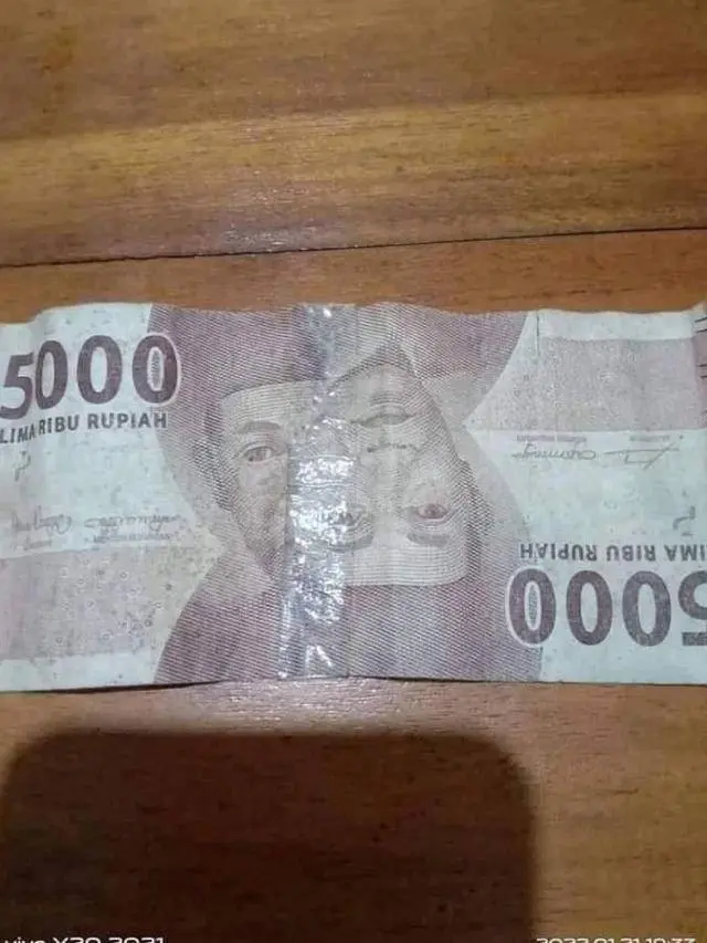 Bikin Sedih, Ini 8 Potret Dapat Uang Sobek yang Langsung Bikin Kesal