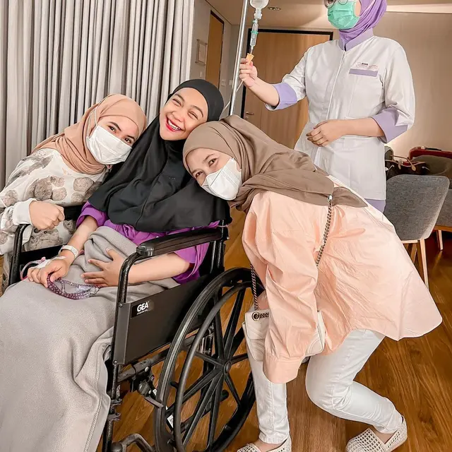 Tingkah Lincah Ria Ricis Pasca Melahirkan