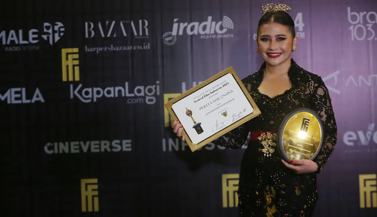 Prilly Latuconsina Red carpet FFI 2021 (Budy Santoso/© KapanLagi.com)